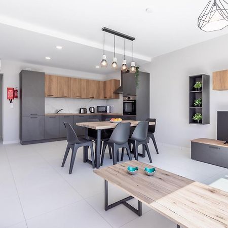Unique Penthouse With Private Heated Jacuzzi, Close To Restaurants And Night Life Is-Swieqi Exteriör bild